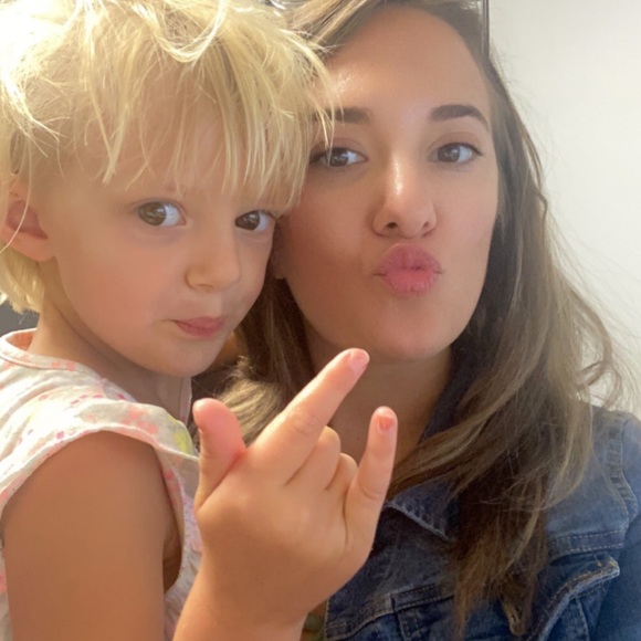 Meet your Posher, Katie - Picture 3 of 4